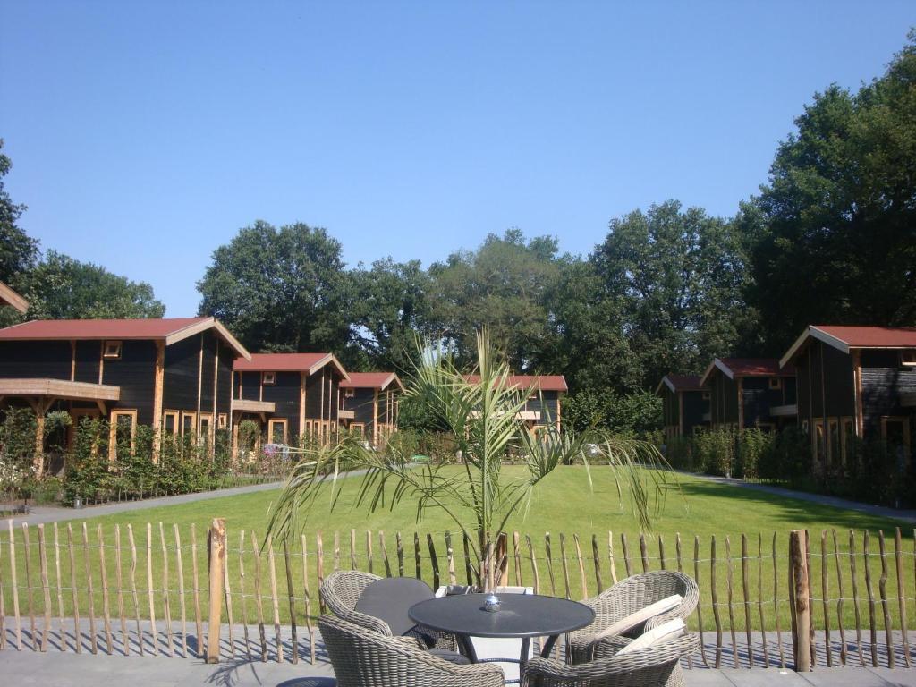De Eikensingel Hotel Uddel ภายนอก รูปภาพ